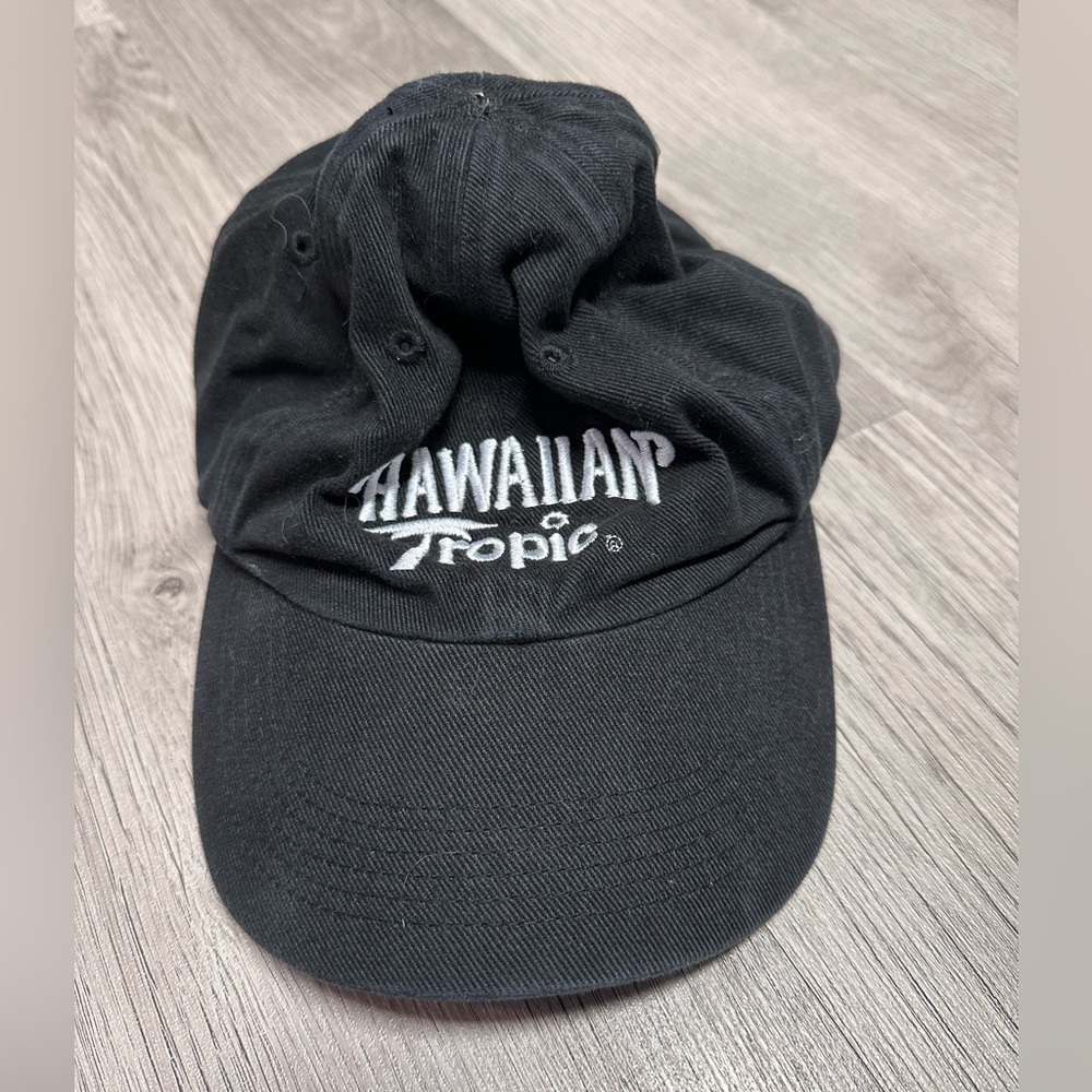 Hawaiian tropic black hat